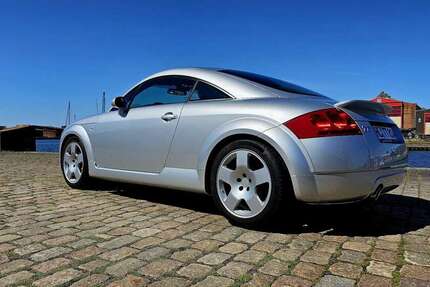 Audi TT 50.000 km 14.399 &euro; Lübeck 23558