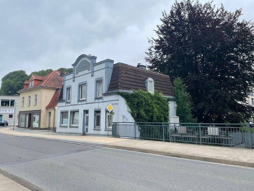 Sanierungsbedürftiges Ein- bis Zweifamilienhaus in Reinfeld - Provisionsfrei!