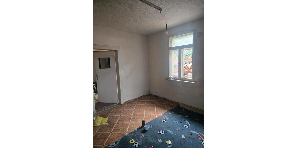 Einfamilienhaus Netzschkau - 5 Zimmer, 100 m&sup2;, 39.600&euro; | Angebot:27122742