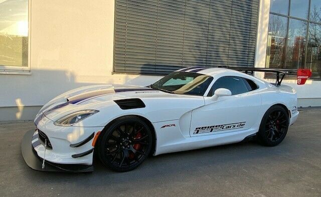Dodge Viper 10.500 km 259.000 € München 81677