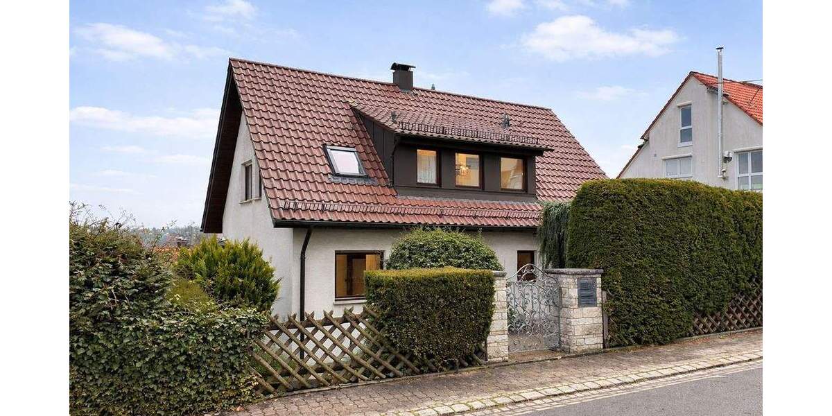 Einfamilienhaus Stuttgart Rohr - 8 Zimmer, 155 m&sup2;, 2.200&euro; | Angebot:24974564