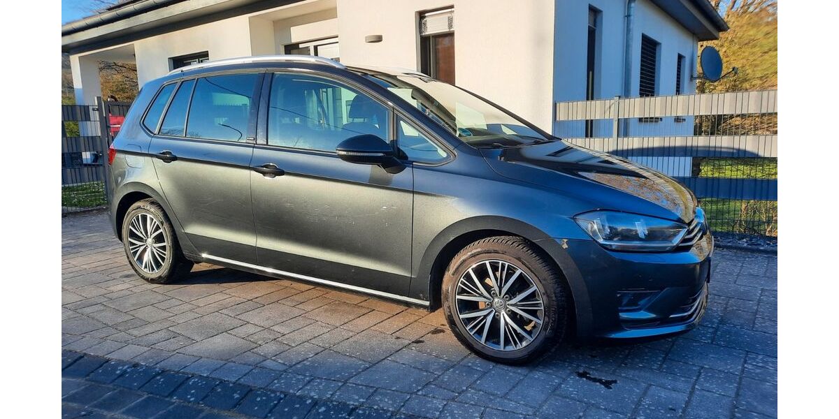 VW Golf Sportsvan 154.000 km 9.900 &euro; Maring-Noviand 54484