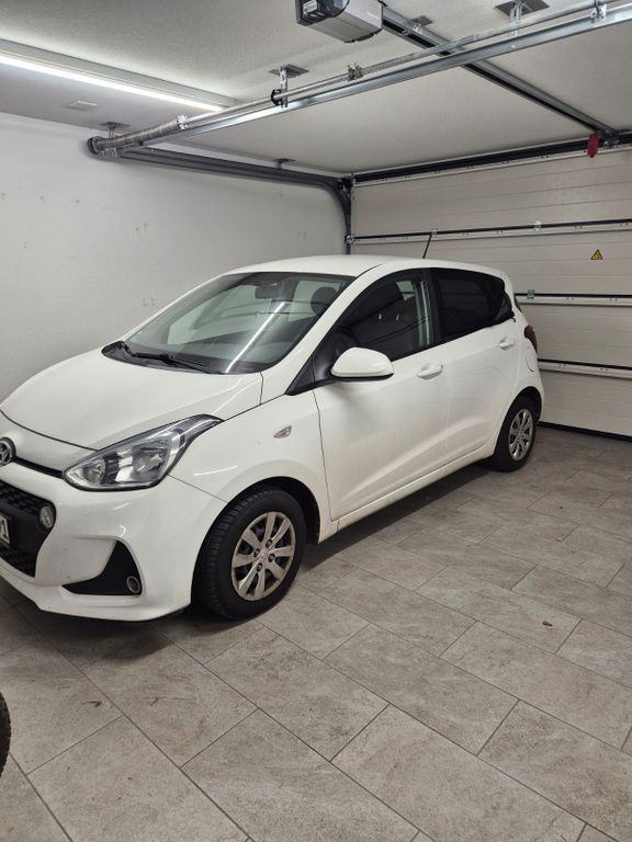 i10