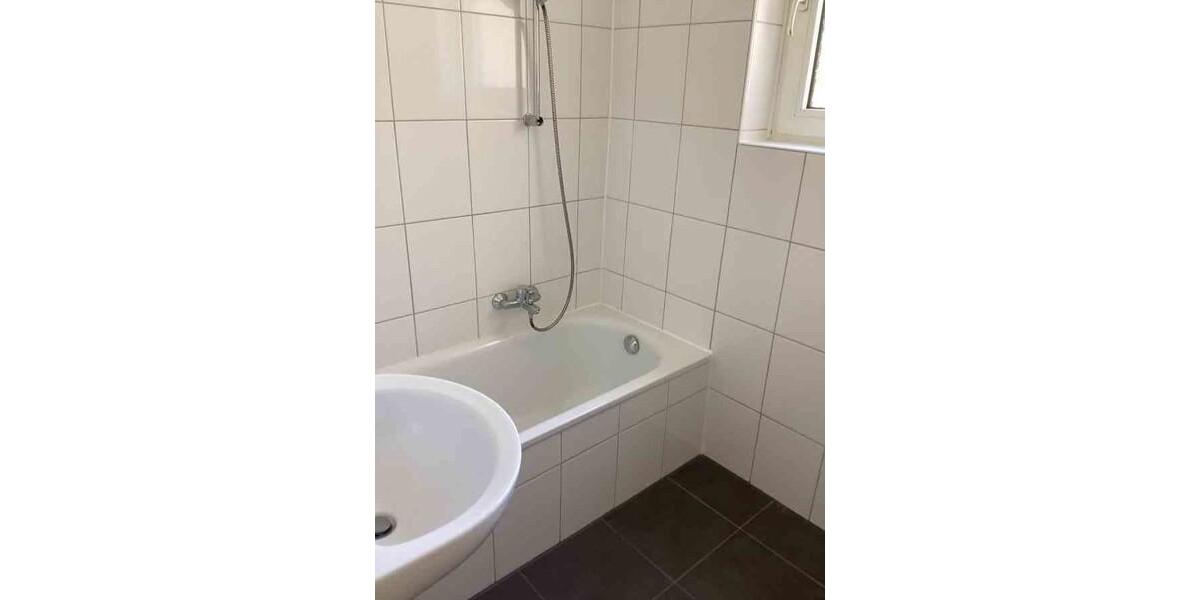 Etagenwohnung Wiesbaden Mainz-Amöneburg - 3.5 Zimmer, 68 m&sup2;, 720&euro; | Angebot:26684436
