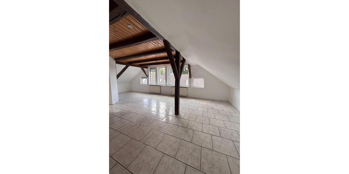 Dachgeschoßwohnung Tülau - 3 Zimmer, 84 m&sup2;, 590&euro; | Angebot:25053636