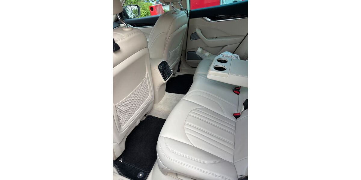 Maserati Levante 64.000 km 39.500 &euro; Schwarzenbruck 90592