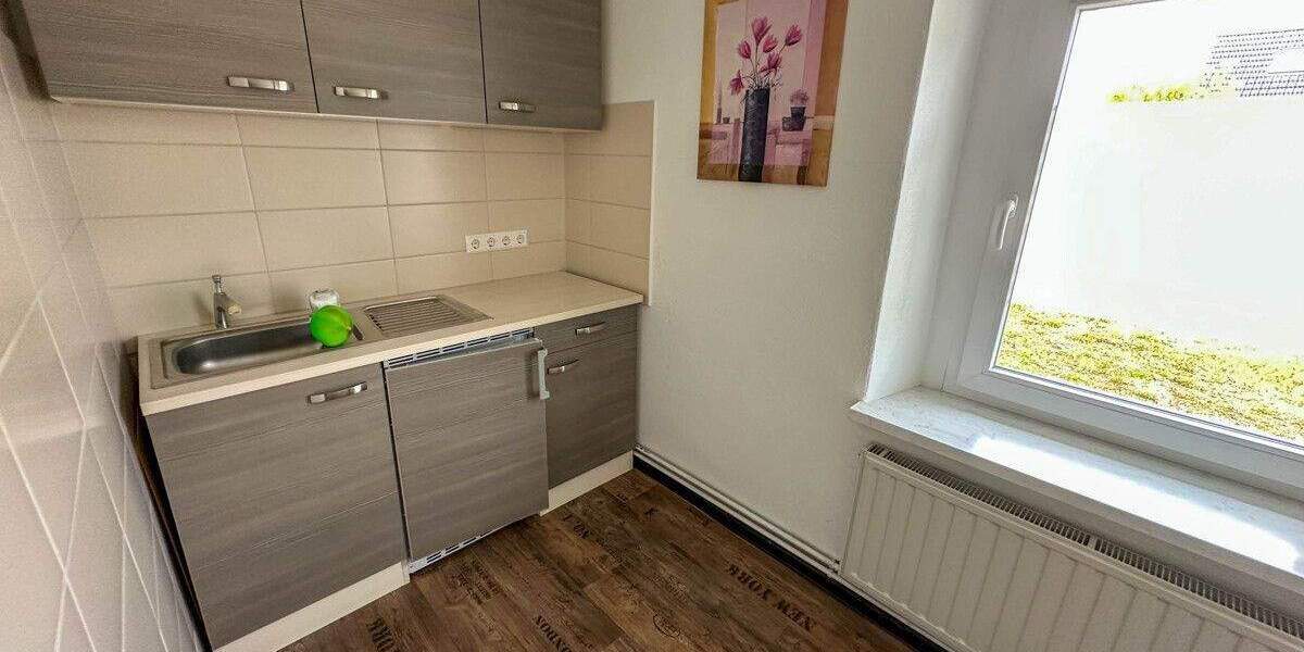 Vielseitige Gewerbeimmobilie in zentrale Lage von Zwickau: 210 m² Büro- Lager- Werkstattfläche 7 zimmer