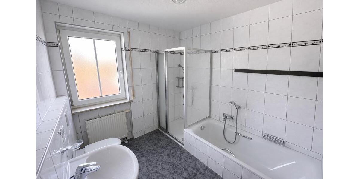 Etagenwohnung Burgthann - 3 Zimmer, 75 m&sup2;, 950&euro; | Angebot:25521109