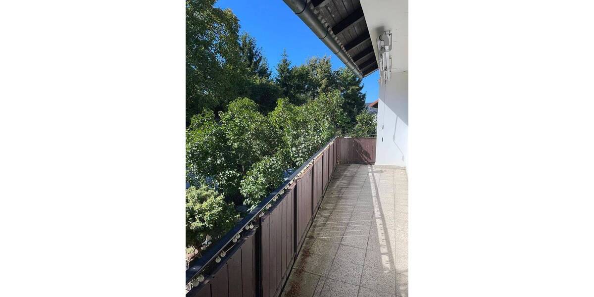 Helle großzügig geschnittene 6-Zimmer-Wohnung über 2 Etagen mit Balkon und Gartenanteil 6 zimmer