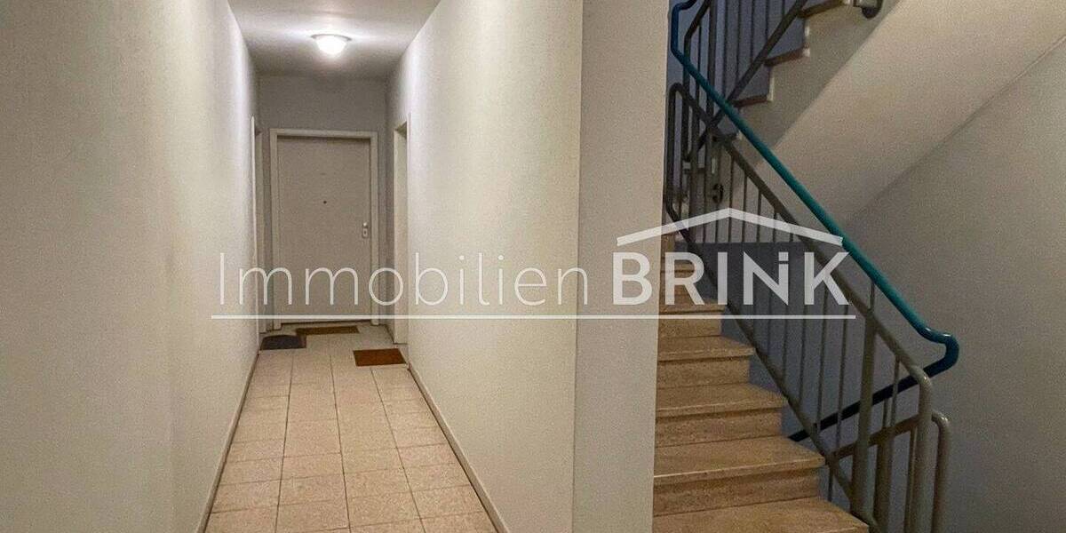 Schnuckelige, helle 2-Zimmer Wohnung, senioren-, behindertengeeignet, mit TG-Platz und drei Außenstellplätzen 2 zimmer