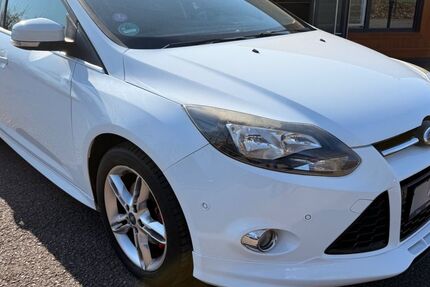 Ford Focus 176.000 km 4.900 &euro; Dillingen 66763