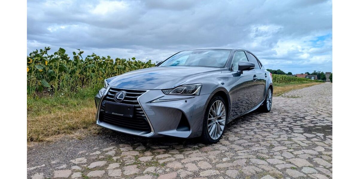 Lexus IS 300 97.800 km 22.900 &euro; Landsberg 06188