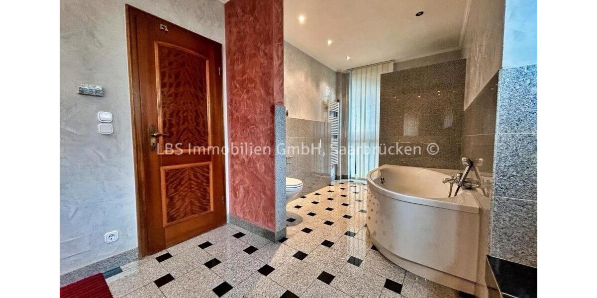 Einfamilienhaus Saarbrücken Neue Bremm - 7 Zimmer, 350 m&sup2;, 320.000&euro; | Angebot:26322666