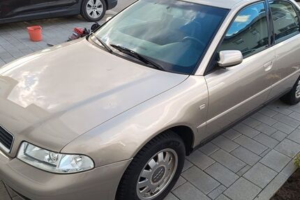 Audi A4 127.000 km 2.499 &euro; Villingen-Schwenningen 78054