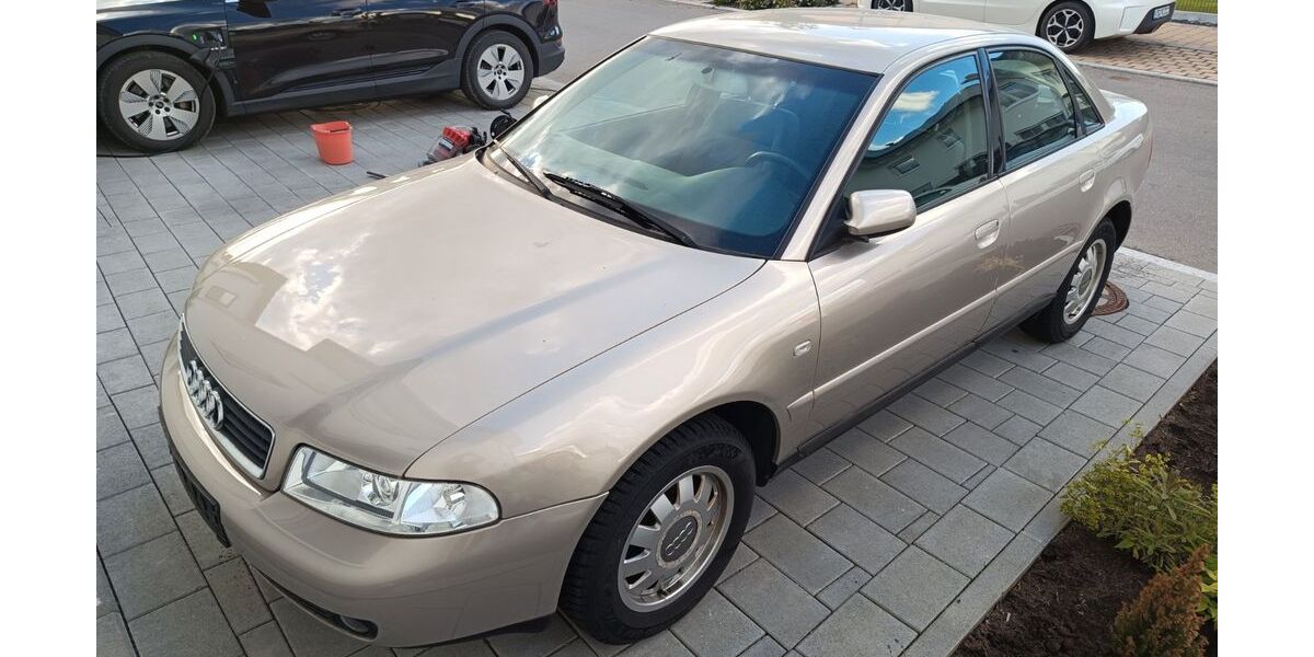Audi A4 127.000 km 2.499 &euro; Villingen-Schwenningen 78054