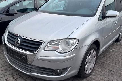 VW Touran 196.567 km 4.499 &euro; Hamburg 22399