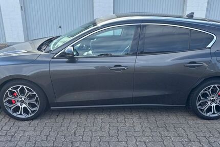 Ford Focus 100.000 km 13.200 &euro; Hamberge 23619