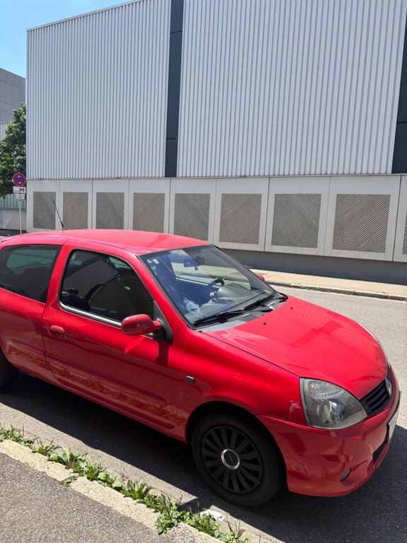 Renault Clio 200.000 km 1.500 € Tuttlingen 78532