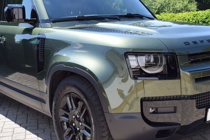 Land Rover Defender 8.900 km 77.900 &euro; Pressig 96332
