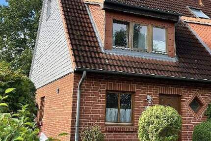 Haus Reinfeld - 4 Zimmer, 112 m&sup2;, 1.650&euro; | Angebot:25934087