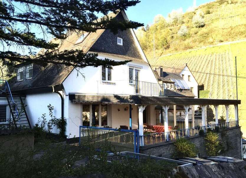 Haus zum Kaufen in Ediger Eller 339.000 € 243 m²