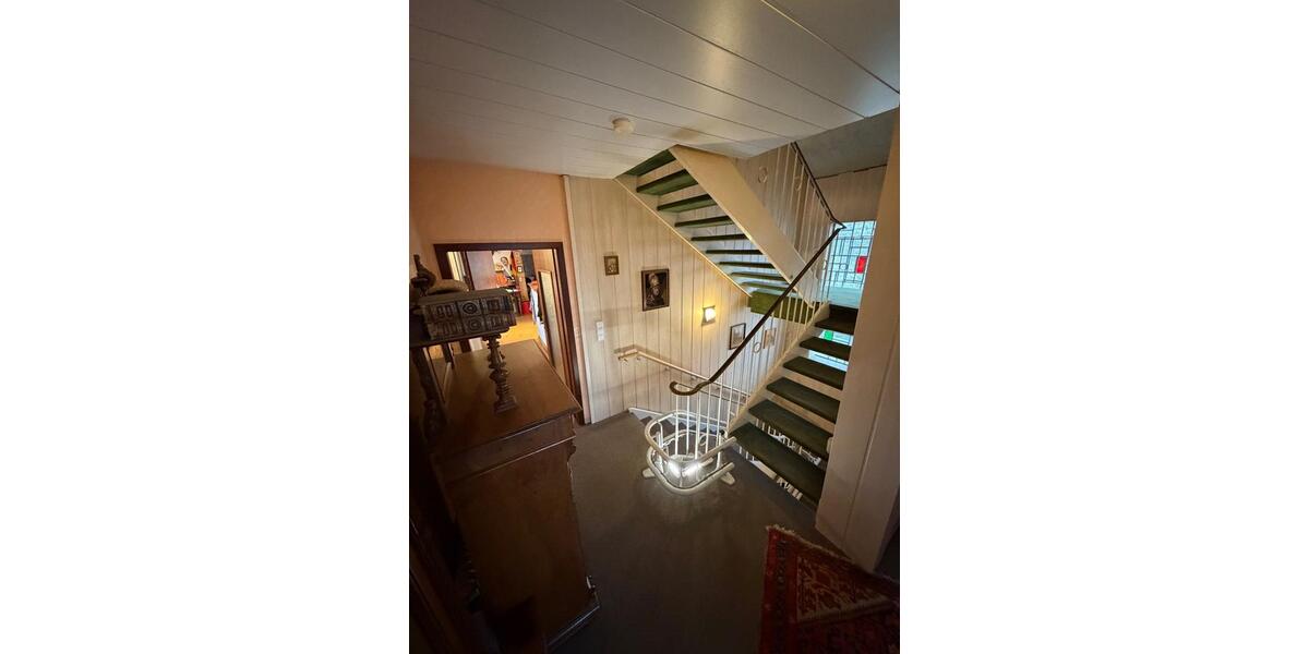 Einfamilienhaus Bad Arolsen - 9 Zimmer, 240 m&sup2;, 350.000&euro; | Angebot:26715411