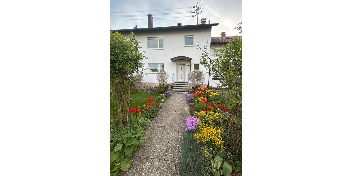 Reihenhaus Giengen an der Brenz - 7 Zimmer, 130 m&sup2;, 1.700&euro; | Angebot:26301199