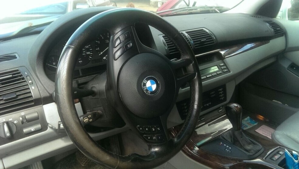 BMW X5 180.000 km 4.499 € Bad Sassendorf 59505