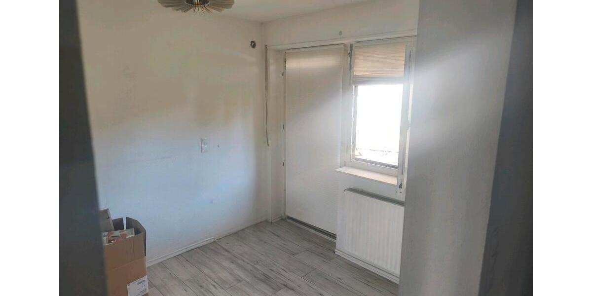 Etagenwohnung Lampertheim - 4 Zimmer, 100 m&sup2;, 1.500&euro; | Angebot:26671595