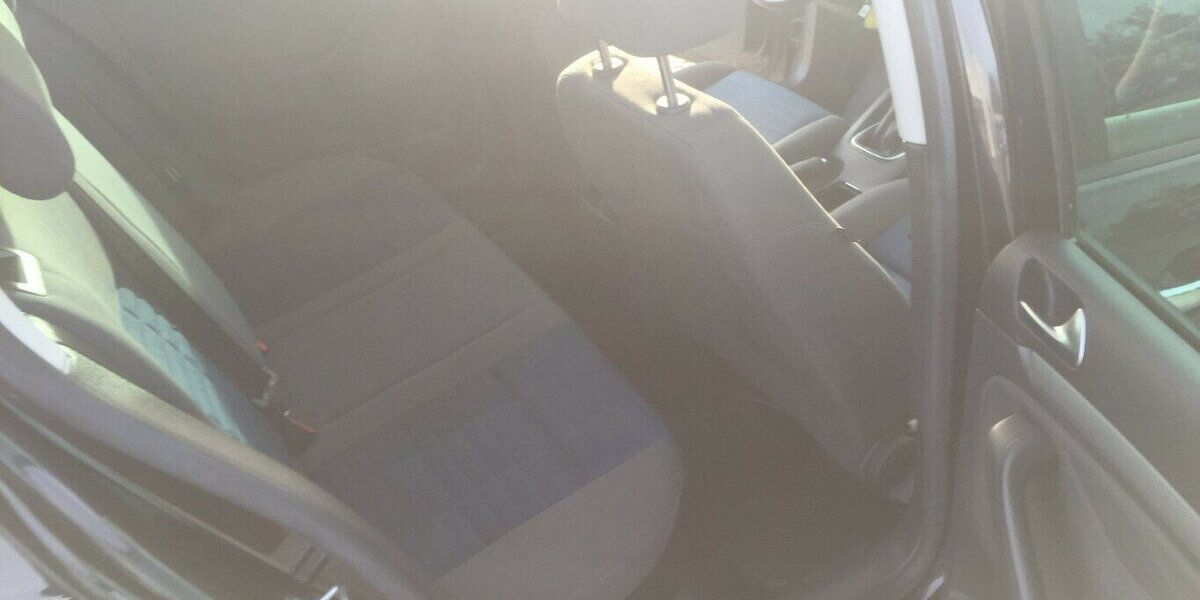 VW Golf Tour Edition,el.SD..Klima,Sitzheiz.,Tüv Neu! 200.000 km 2.999 &euro; Himmelkron 95502