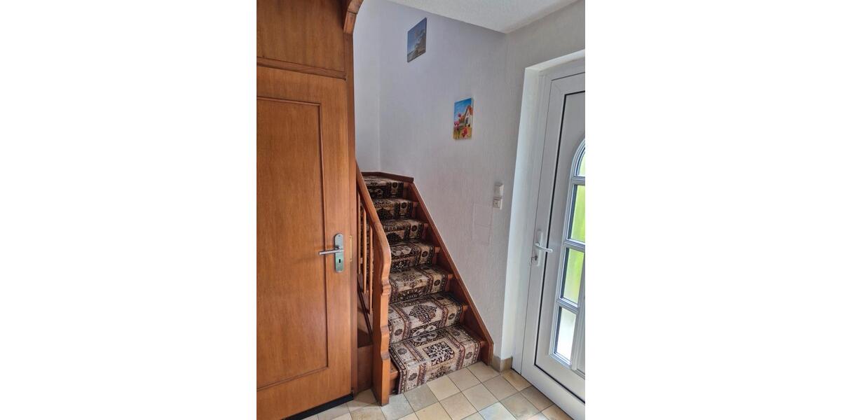 Vermiete gesamtes Haus mit separaten Eingängen mit DGNutzung 7 zimmer