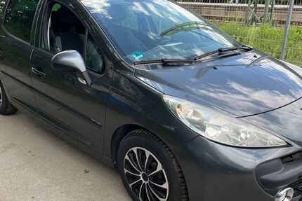 Peugeot 207 134.111 km 1.666 &euro; München 81929