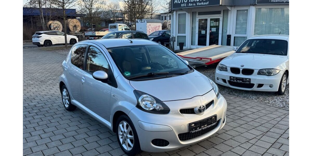 Toyota Aygo (X) 125.000 km 6.590 € Dachau 85221