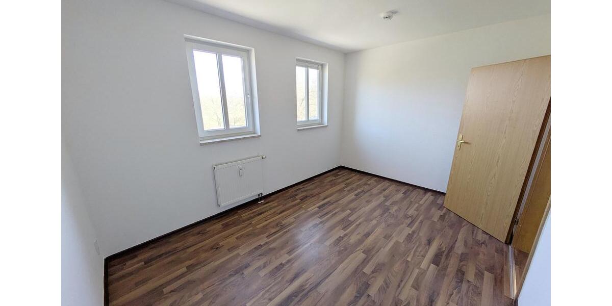 Dachgeschoßwohnung Zwickau - 3 Zimmer, 78 m&sup2;, 595&euro; | Angebot:26404437
