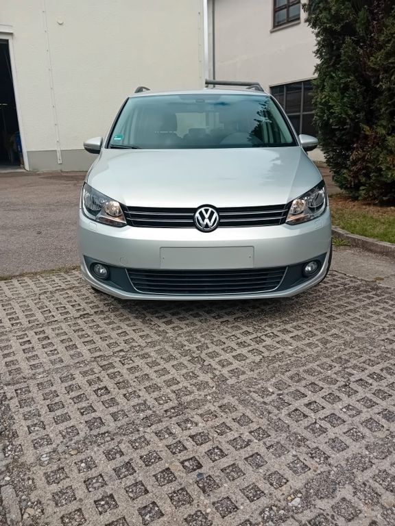 VW Touran 266.939 km 6.700 € Freiberg 09599