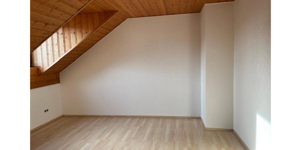 Dachgeschoßwohnung Schöllnach - 2 Zimmer, 57 m&sup2;, 390&euro; | Angebot:25271553