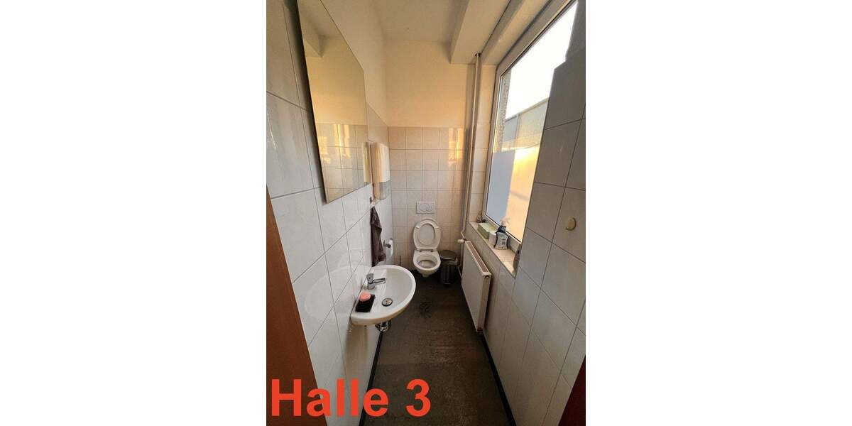 2 Gewerbehallen mit Büro- und Sozialflächen in verkehrsgünstiger Lage zimmer