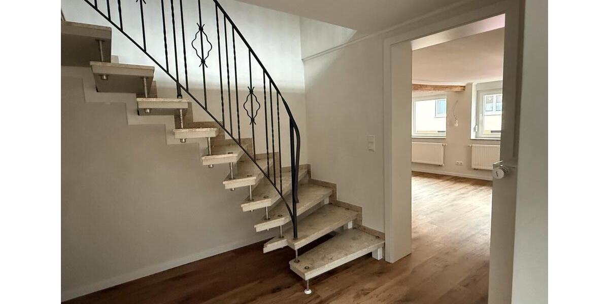 Kernsaniertes Einfamilienhaus zur Miete in Großen-Buseck 4.5 zimmer