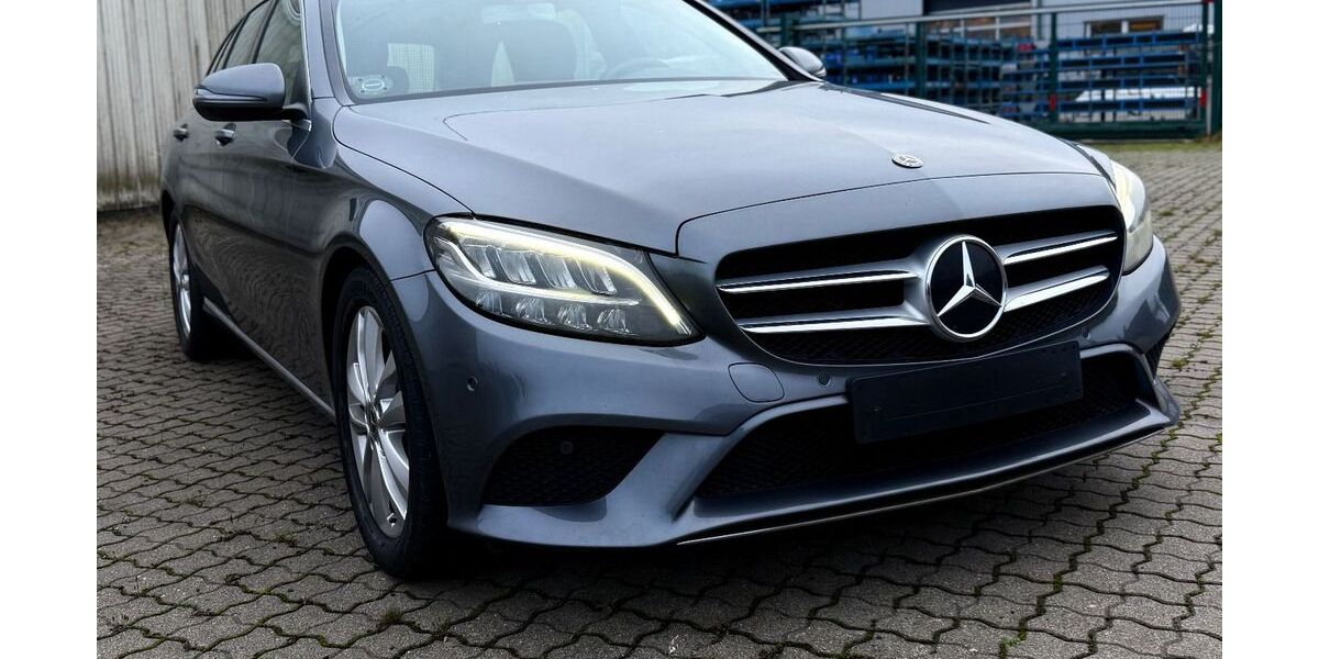 Mercedes-Benz C 220 175.500 km 16.299 &euro; Tarp 24963