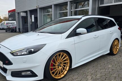 Ford Focus 91.000 km 15.980 € Neuwied 56566