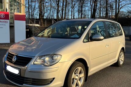 VW Touran 216.600 km 3.850 &euro; Hamburg 22765
