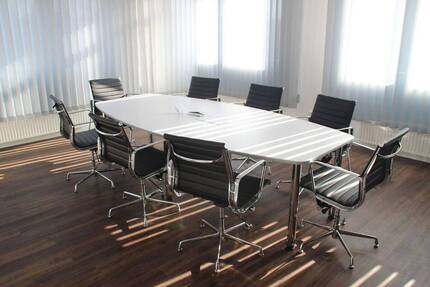 Gewerbeobjekt Wiesbaden Erbenheim - 9 Zimmer, 300 m&sup2;, 975.000&euro; | Angebot:26228904