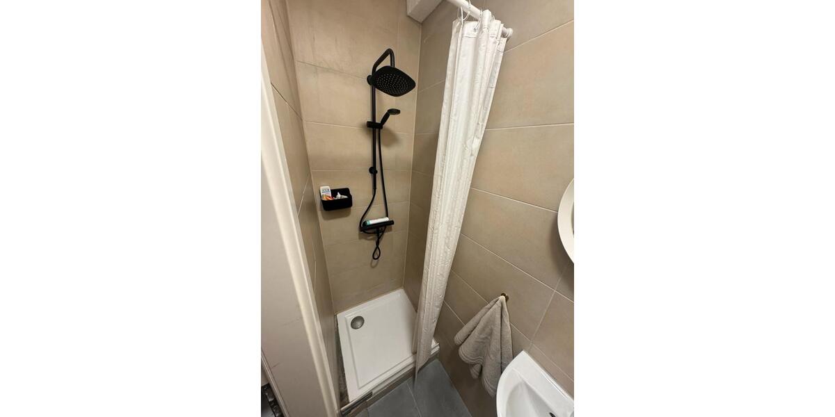 Etagenwohnung Tübingen - 5 Zimmer, 18 m&sup2;, 450&euro; | Angebot:26569618