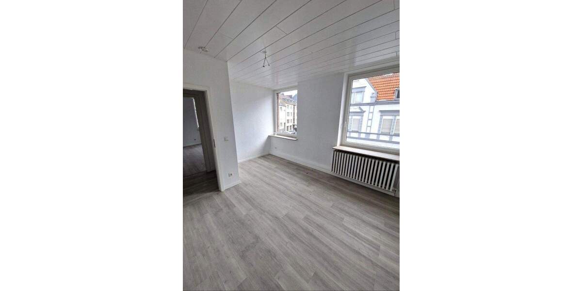 Zimmer in WG - In zentraler sanierter Wohnung mit zwei Bädern 4 zimmer