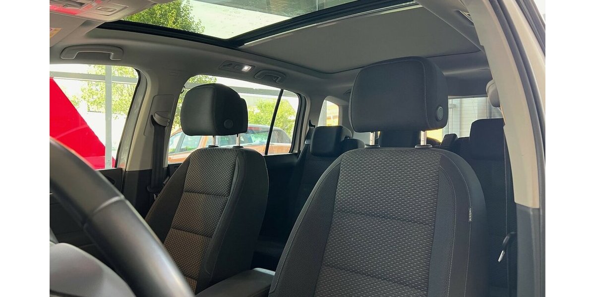 VW Touran Comfortline BMT Start-Stopp 7 Sitzer *Pano* 75.850 km 27.499 € Mainz-Kostheim 55246