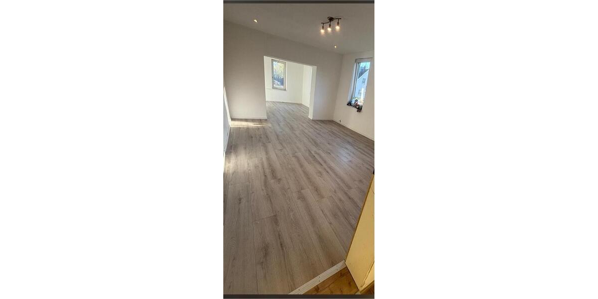 Mehrfamilienhaus, Wohnhaus Bergen - 10 Zimmer, 200 m&sup2;, 1.750&euro; | Angebot:26289319