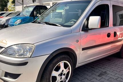 Opel Combo 204.000 km 1.111 &euro; Riedstadt 64560