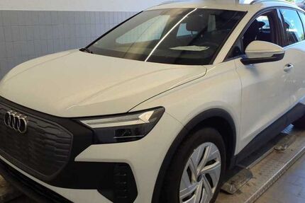 Audi Q4 e-tron 45.800 km 31.740 € Wackersdorf 92442