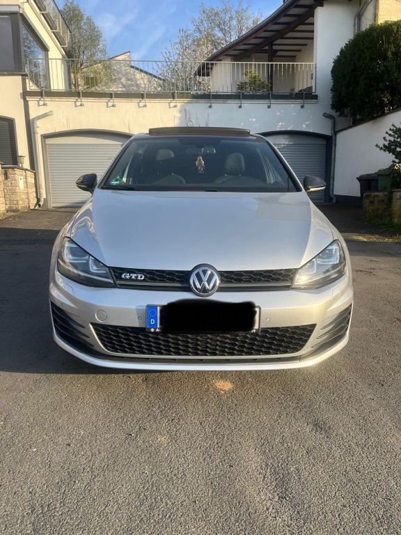 VW Golf 163.000 km 13.500 € Frankfurt am Main 60437