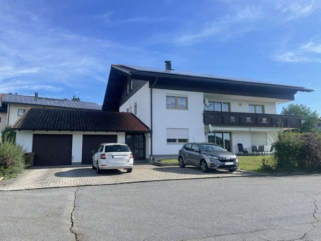 Etagenwohnung Regen - 3 Zimmer, 90 m&sup2;, 600&euro; | Angebot:27310805